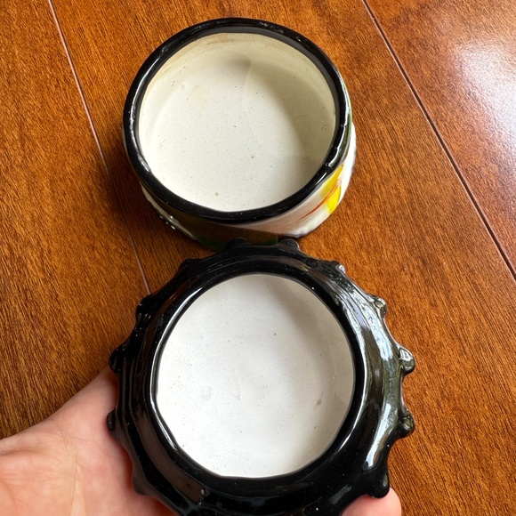 Folk Art Sun Ceramic Trinket Box Hand Painted Lid & Base Flower Yellow Black. - Picture 3 of 8